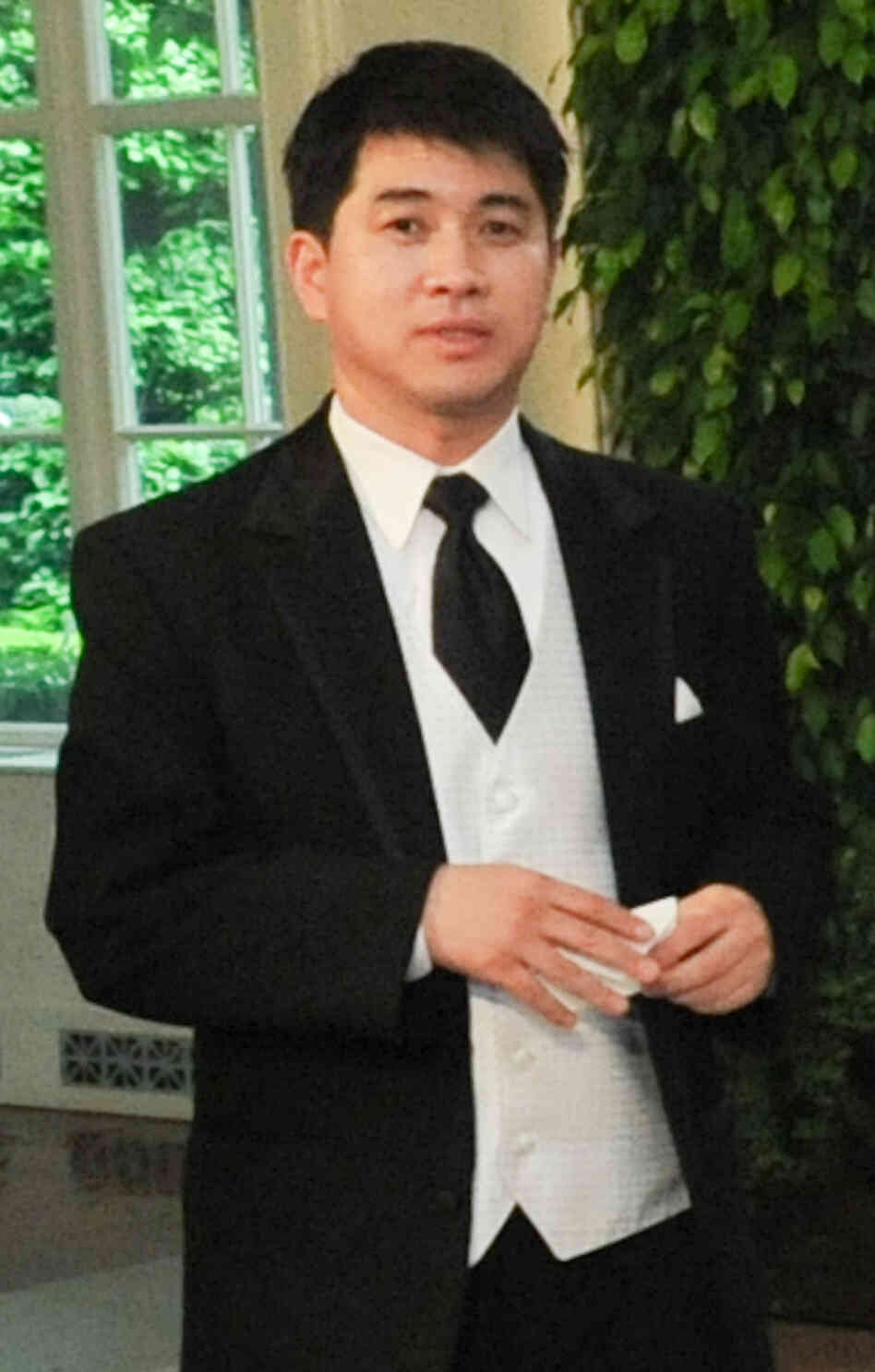 Short track speedskating coach Jae Su Chun was a guest at a State Dinner at the White House in May 2010.