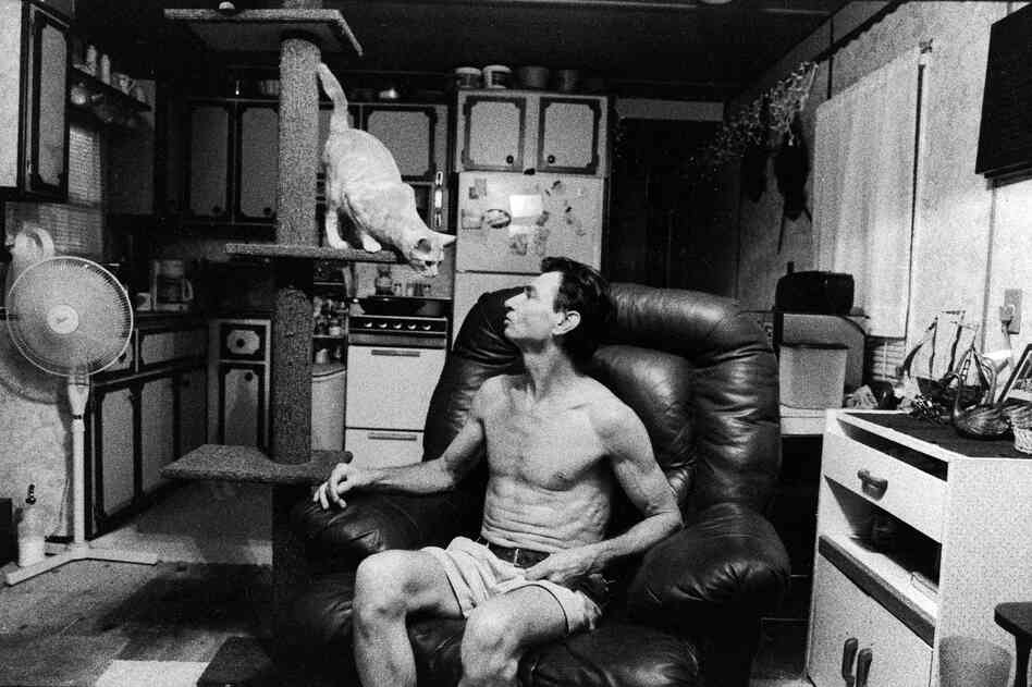 Sexual offender in trailer, St. Petersburg, Fla., 2010