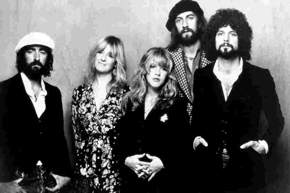 After Stevie Nicks (center) and Lindsey Buckingham (right) joined Fleetwood Mac in 1974, the group included three lead singers. (Christine McVie is second from left.)