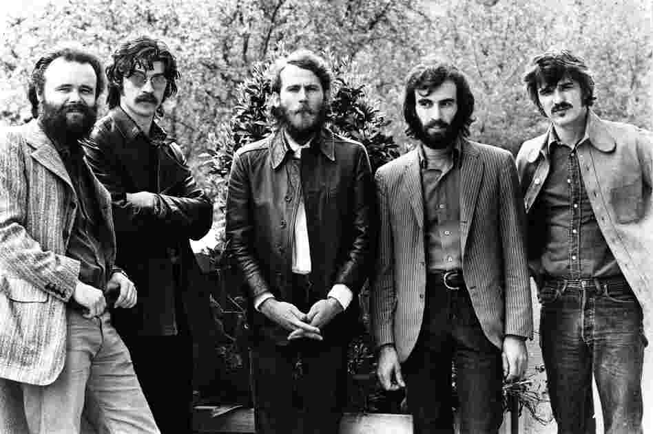 Garth Hudson (left), Robbie Robertson, Levon Helm, Richard Manuel and Rick Danko of The Band in 1971. Like Fleetwood Mac, The Band had no single leader. Helm, Manuel and Danko all sang lead.