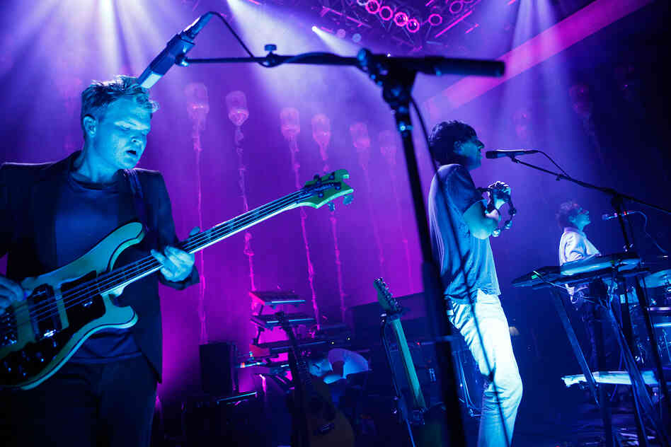 Fans expecting the gentler side of Grizzly Bear were taken by surprise with this performance.  The show was bass-heavy, loud and at times epic.