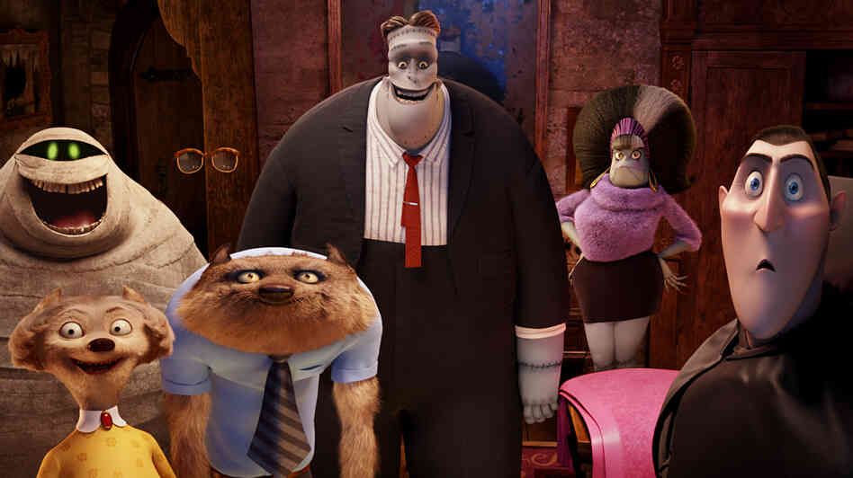 Murray the Mummy (Cee-Lo Green), The Invisible Man (David Spade), Frankenstein (Kevin James), Eunice (Fran Drescher), Dracula (Adam Sandler), Wayne (Steve Buscemi) and Wanda (Molly Shannon) are only a few of the ghoulish guests in Hotel Transylvania. Murray the Mummy (Cee-Lo Green), The Invisible Man (David Spade), Frankenstein (Kevin James), Eunice (Fran Drescher), Dracula (Adam Sandler), Wayne (Steve Buscemi) and Wanda (Molly Shannon) are only a few of the ghoulish guests in Hotel Transylvania.