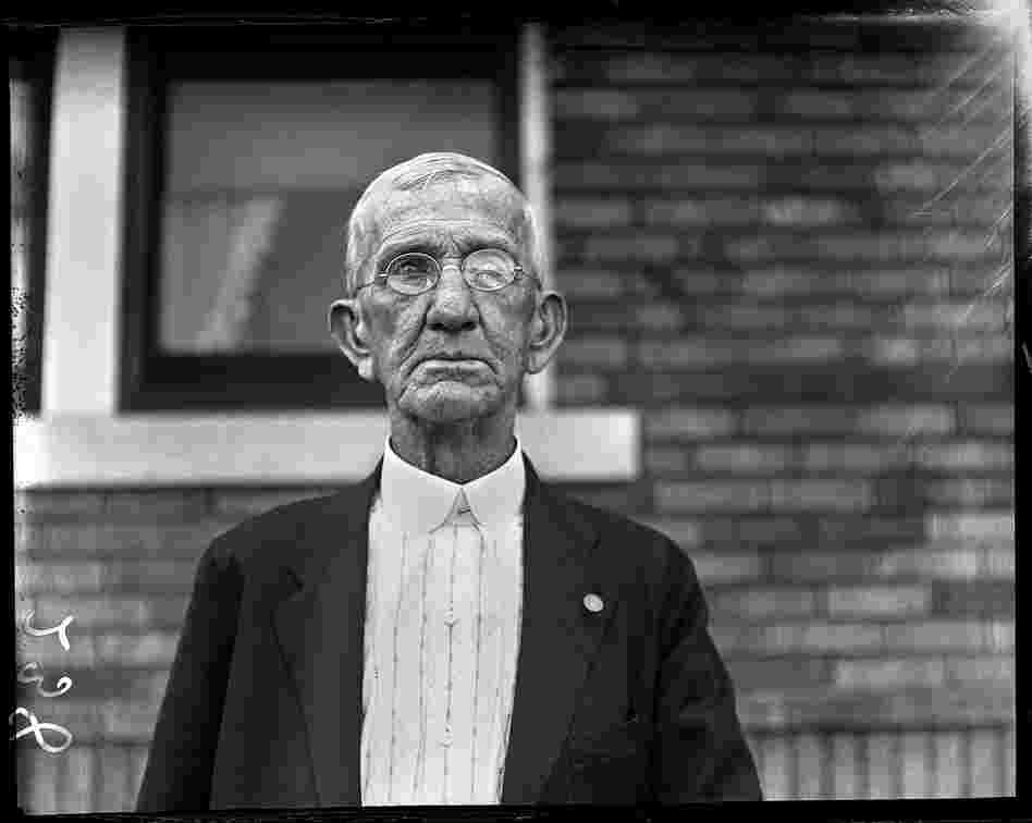 Civil War veteran Lee Graham served three years in the Union Army. He was recognized by the State Journal when it published his picture on his 84th birthday in July 1929.