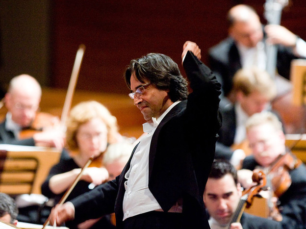 Riccardo Muti leading the Chicago Symphony in happier times.
