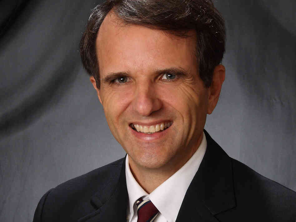 Walter Stahr began writing his first book, John Jay, while working as a lawyer in Hong Kong.