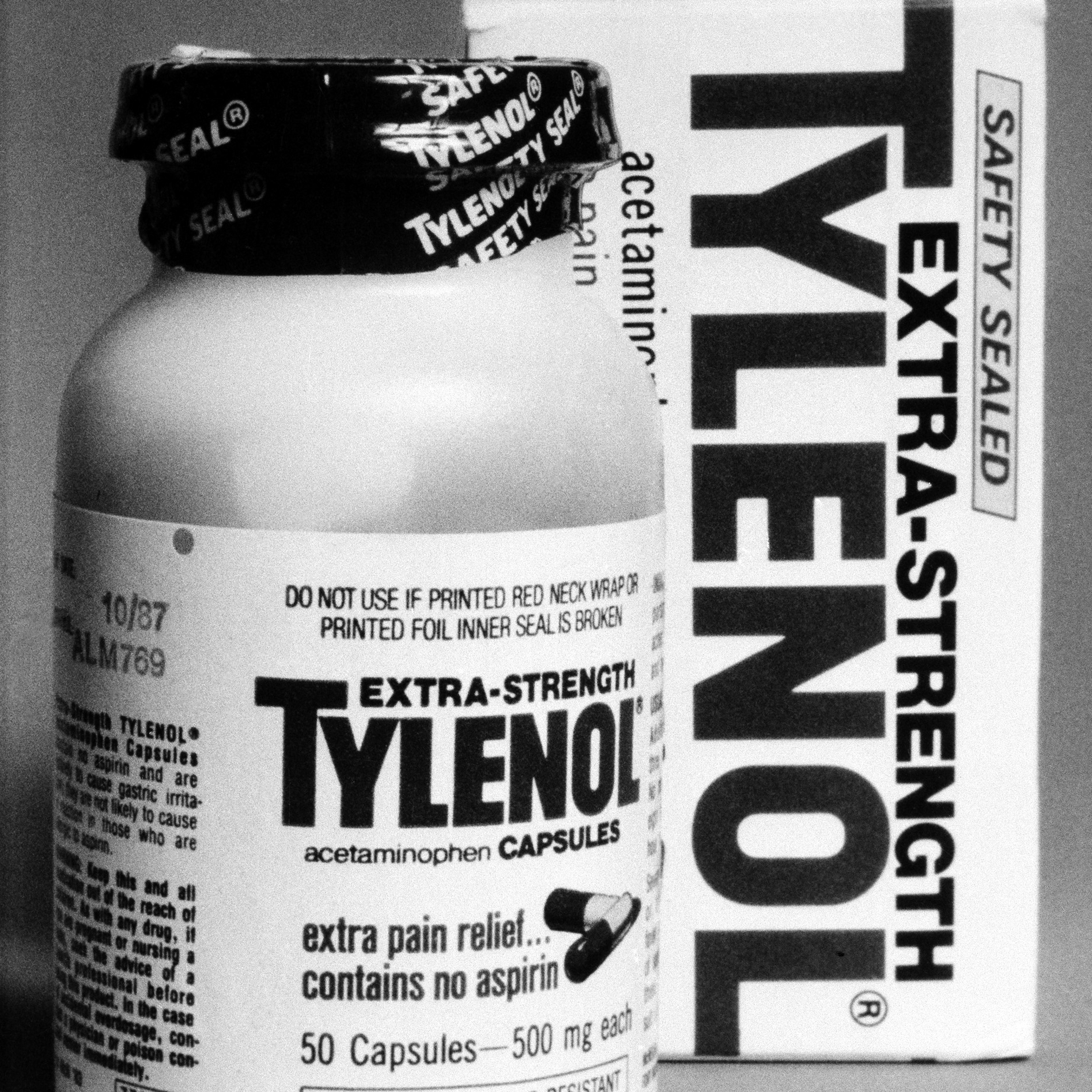 The Food and Drug Administration warned that consumers should avoid using Tylenol capsules until further notice, Feb. 13, 1986.