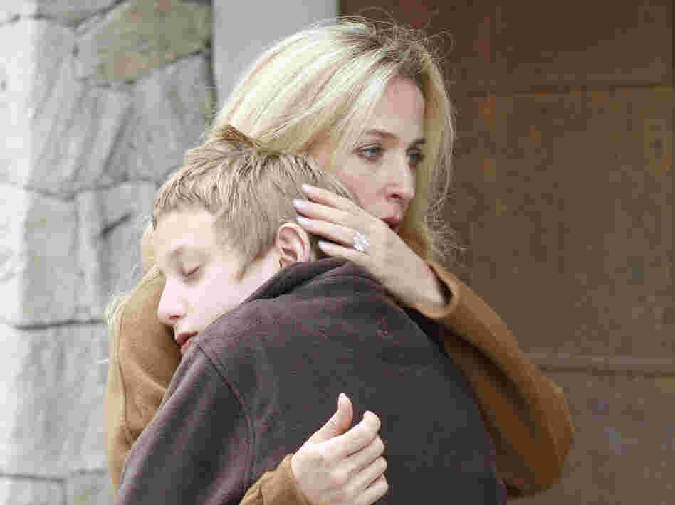 Gillian Anderson, a single mother of two vacationing in the opulent Swiss Alps, feels compassion toward a 12-year-old thief.