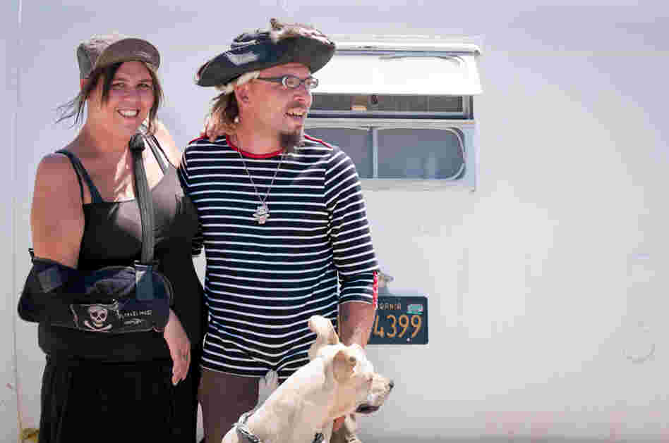 Bobbie and Sara. Came to Slab City to start a life together.