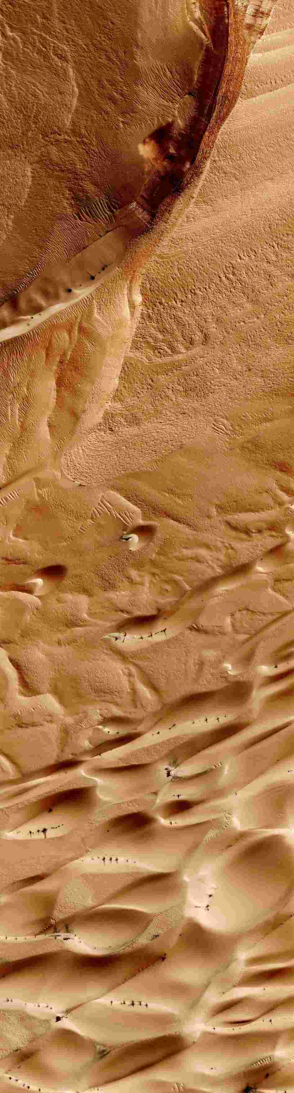 Martian plain from 200 miles up. Martian plain from 200 miles up.