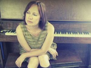 Iris DeMent. Iris DeMent.