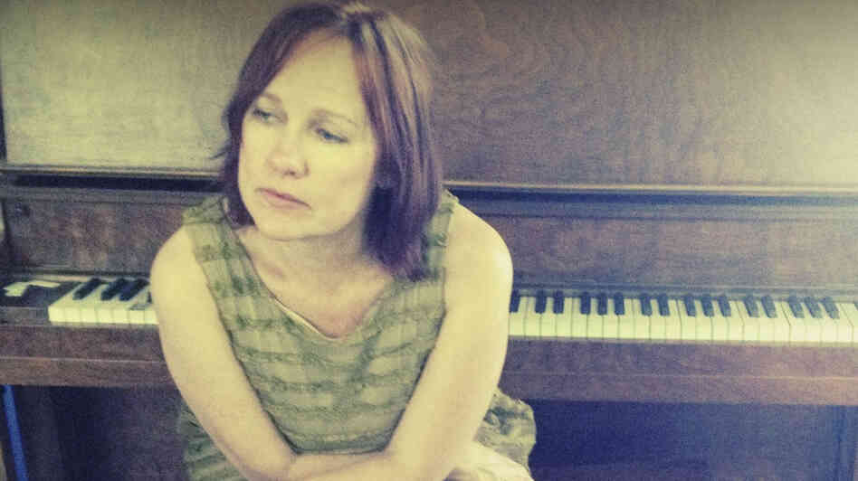 Iris DeMent.