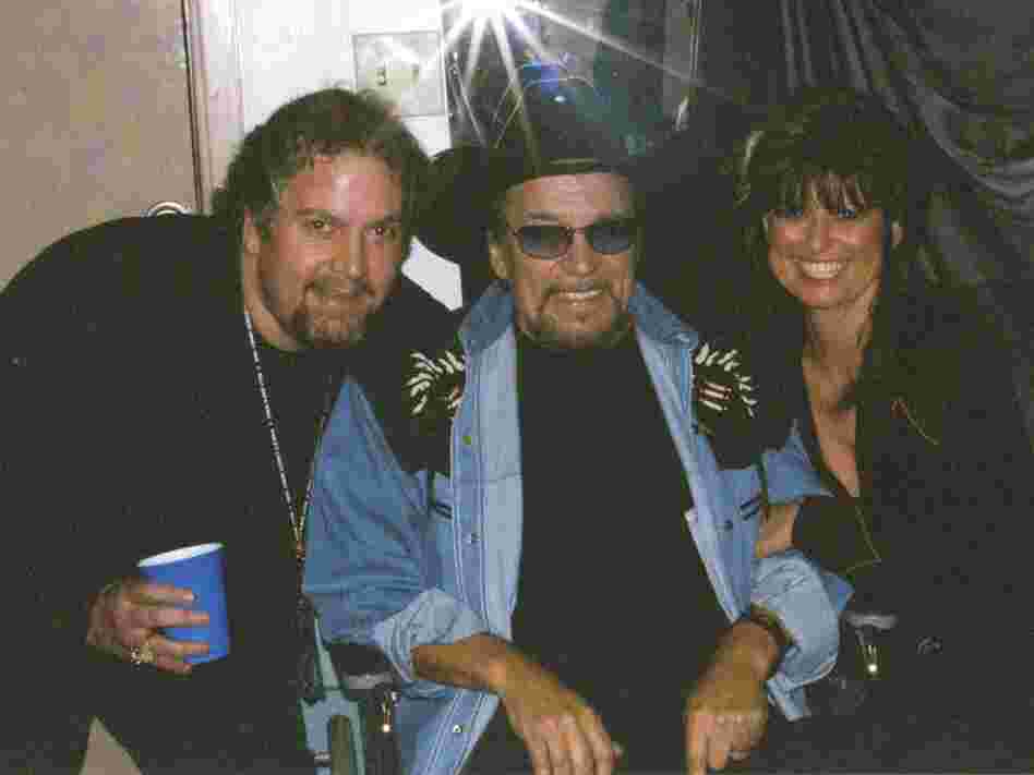 From left to right: Robby Turner, Waylon Jennings and Jessi Colter.