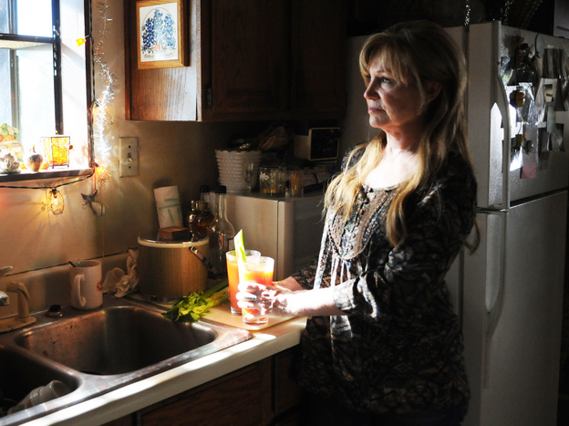 Rochelle (Mary Kay Place) in Smashed.