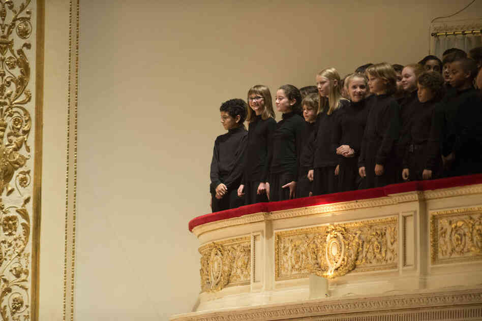 Young singers from the Chicago Children's Choir, directed by Josephine Lee, traveled to New York to take part in this performance.