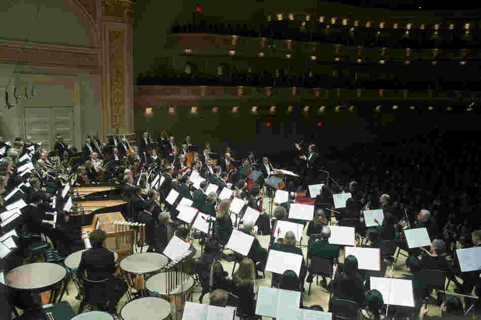 Orff's cantata calls for an enormous corralling of forces: orchestra, adult chorus, children's chorus and three vocal soloists.