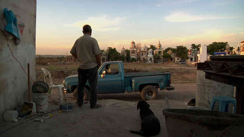 A scene from El Velador.
