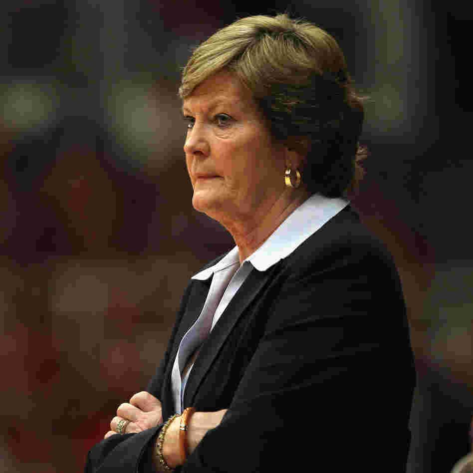 Pat Summitt coaching a game in December 2011.