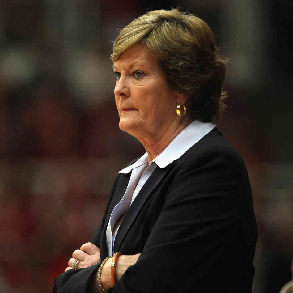 Pat Summitt coaching a game in December 2011.