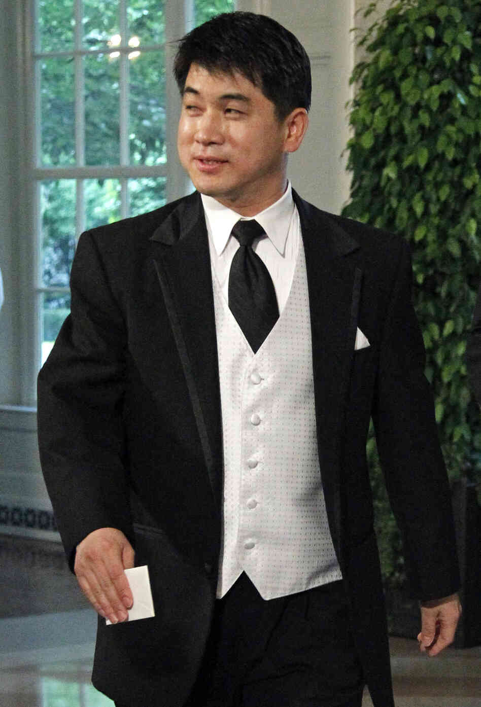 U.S. Speedskating coach Jae Su Chun arrives for a state dinner at the White House in 2010. Nineteen current and former skaters, including five Olympic medalists, filed complaints accusing him of abuse.