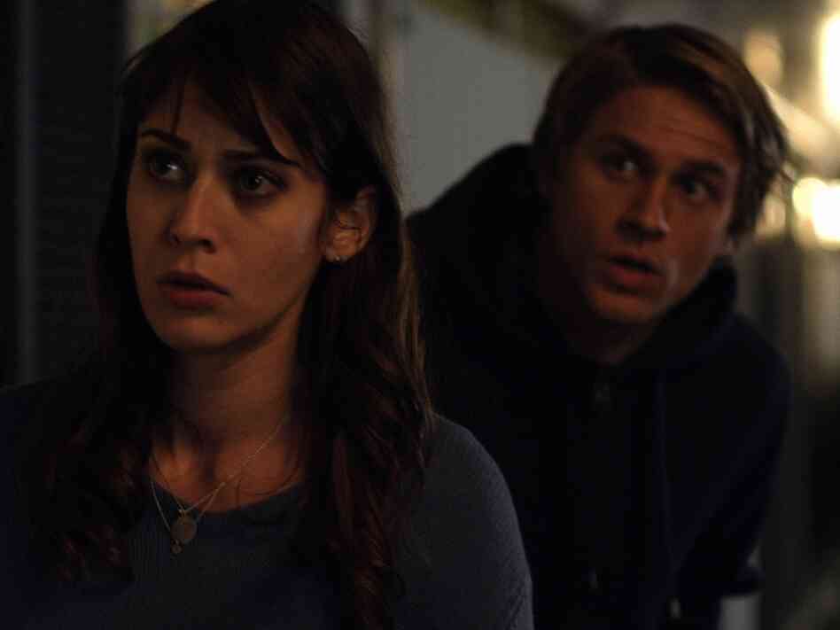 When he returns to L.A. to see his family, Frank meets Lassie (Lizzy Caplan), a woman who has almost as many relationship issues as he does.