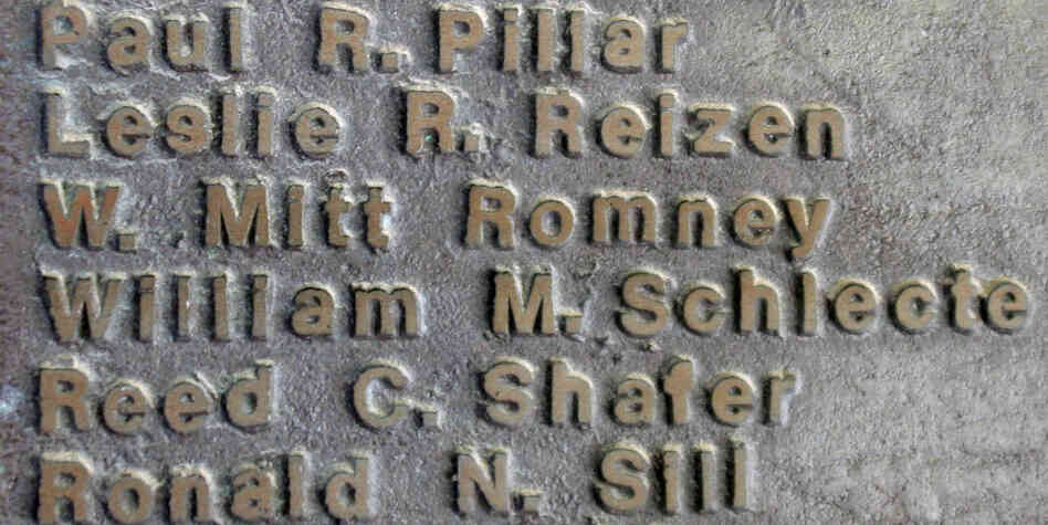 GOP presidential nominee Mitt Romney's name is among those on a plaque honoring Cranbrook School's graduating class of 1965.