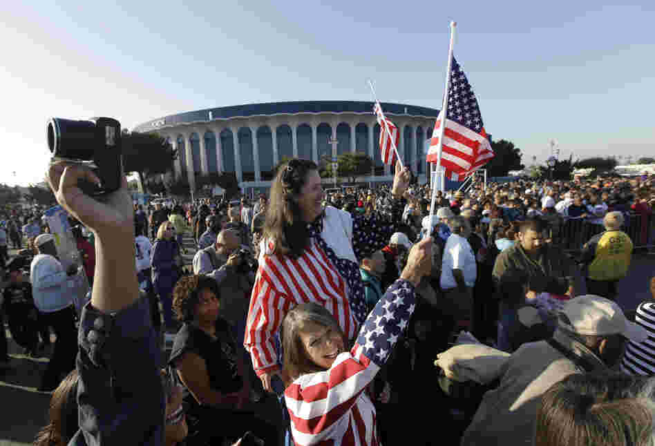 On Friday, the shuttle made a late-morning pit stop at the Forum, where it was greeted in the arena's parking lot by a throng of cheering spectators.