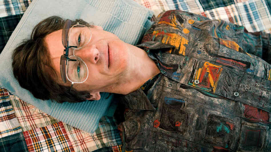 Living most of his life in an iron lung forces Mark O'Brien (John Hawkes) to see the world from a different point of view. Living most of his life in an iron lung forces Mark O'Brien (John Hawkes) to see the world from a different point of view.
