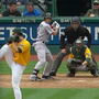 The iPad version of MLB At Bat app enables fans to connect with their favorite baseball teams when they're on the go.