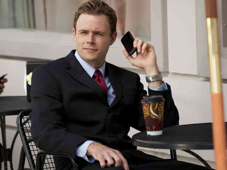 Bradley Snedeker is the actual name of this actor in I Married Who? He plays Kellie Martin's fiance. He is getting The Pullman, and you can tell from this photo. (See how he's on his phone all the time?)