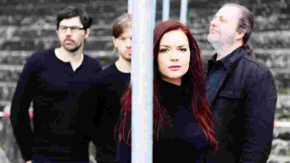On Matane Malit, the Elina Duni Quartet lays expansive instrumentation over traditional Albanian folk melodies. On Matane Malit, the Elina Duni Quartet lays expansive instrumentation over traditional Albanian folk melodies.