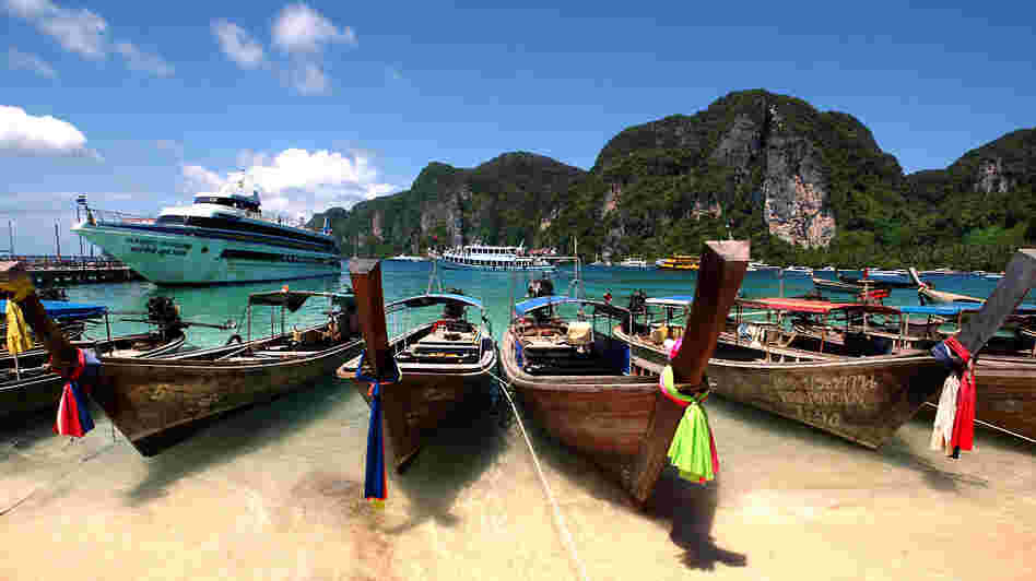 The Phi Phi Islands in Thailand are a tourists' paradise. In June, sisters Noemi and Audrey Belanger were found dead in their hotel room there.