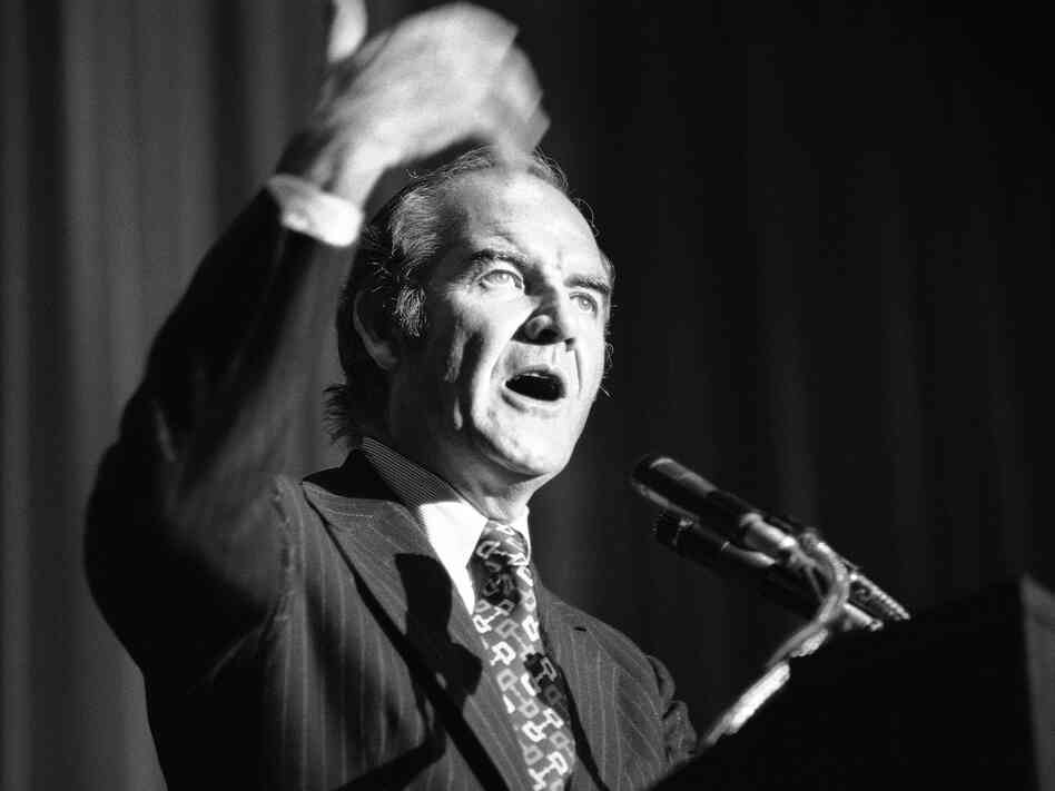 Democratic presidential candidate George McGovern talks about the bombs being used in Vietnam at a $250-a-person fundraising dinner in Los Angeles on Sept. 27, 1972.