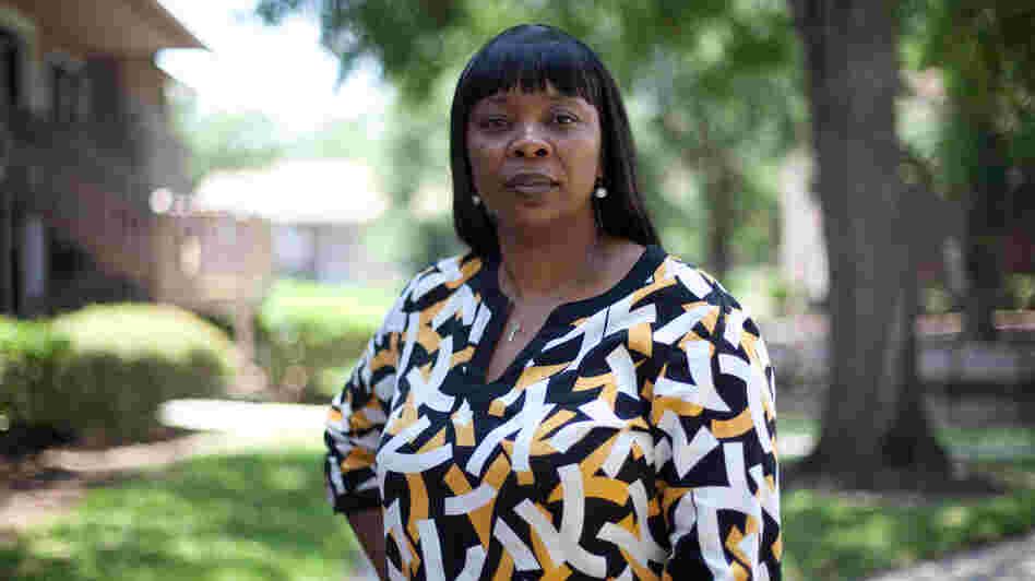 Former felon Vikki Hankins has been fighting for civil rights for convicts for years. After applying to have her own civil rights restored in 2008, 2009 and 2011, Hankins was recently informed that she will not be eligible to apply again until 2017. Former felon Vikki Hankins has been fighting for civil rights for convicts for years. After applying to have her own civil rights restored in 2008, 2009 and 2011, Hankins was recently informed that she will not be eligible to apply again until 2017.