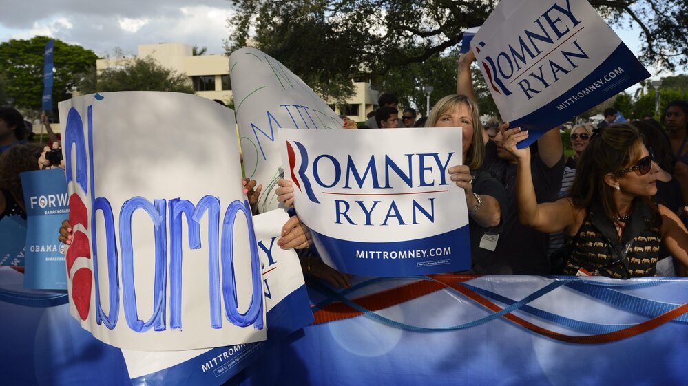 Earlier today in Boca Raton, Fla., supporters of Republican presidential nominee Mitt Romney and President Obama gathered at Lynn University, where tonight's debate is being held.
