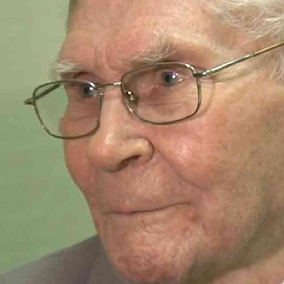 Antoni Dobrowolski during a 2009 interview.
