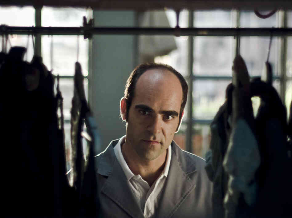 Cesar's (Luis Toscar) twisted obsession with ruining his tenants' lives is the stuff of urban legend.