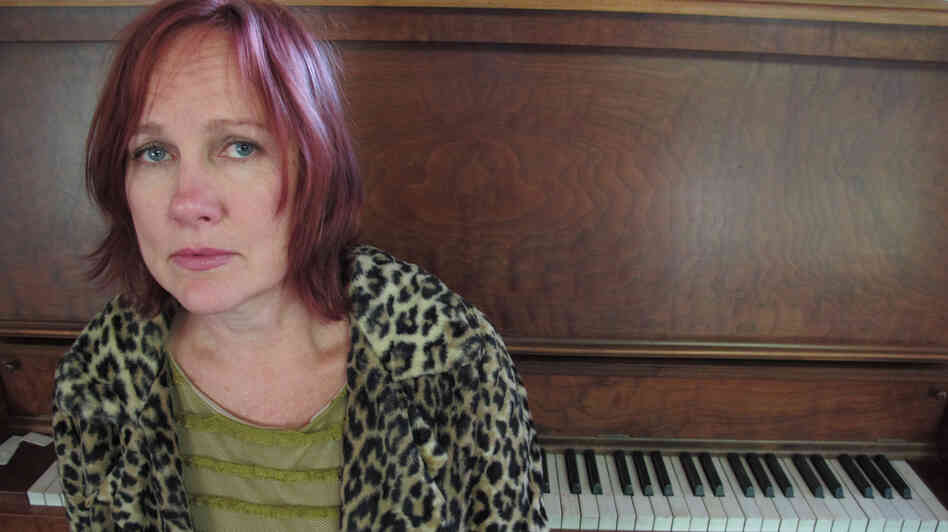 Iris DeMent's new album is titled Sing the Delta. Iris DeMent's new album is titled Sing the Delta.