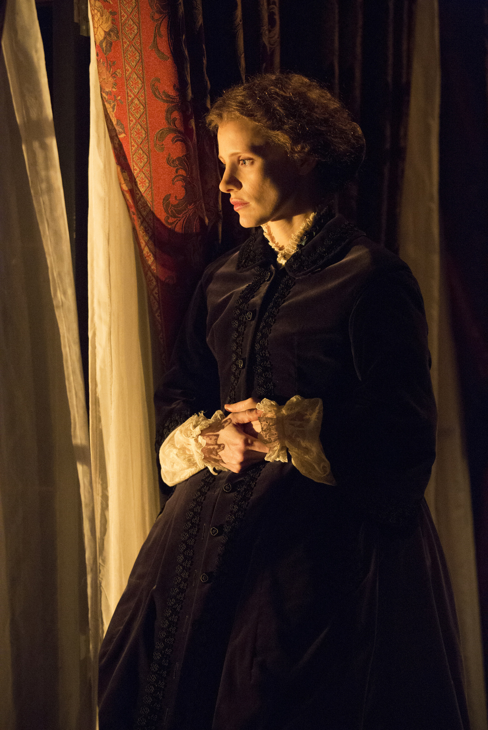 Jessica Chastain makes her Broadway debut as Catherine Sloper in The Heiress. Chastain says she was moved by the arc of her character's story — initially defined by the men in her life, but ultimately finding strength in herself.