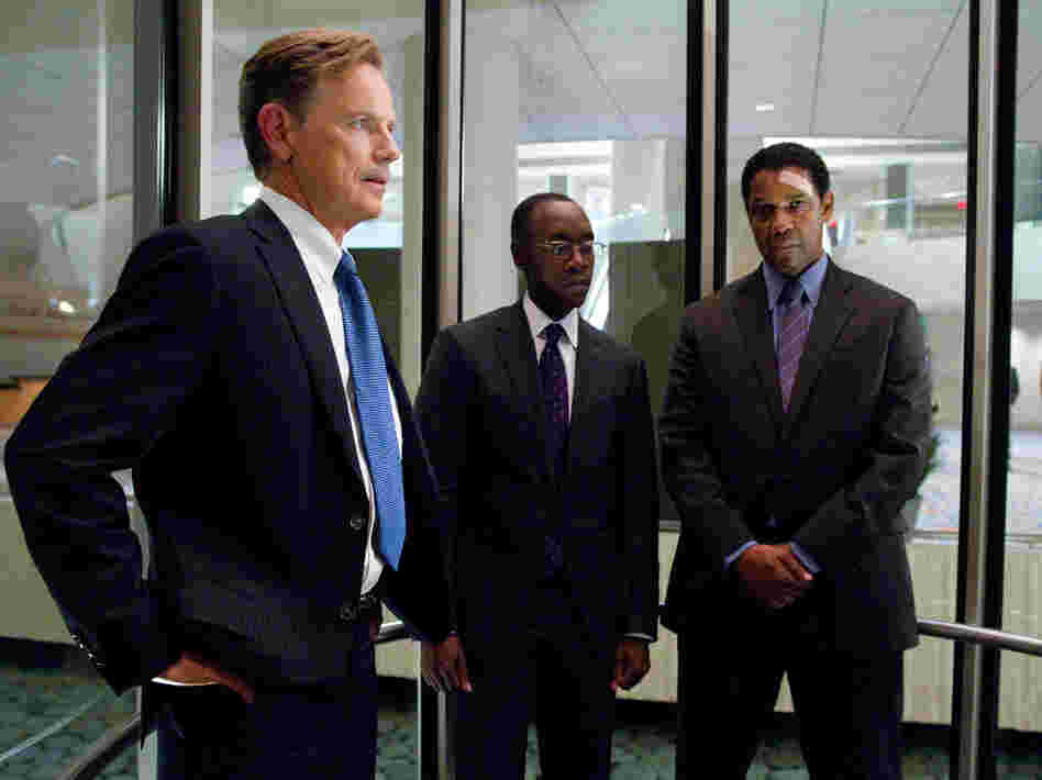 Charlie Anderson (Bruce Greenwood) and Hugh Lang (Don Cheadle) help Whip navigate treacherous legal waters.