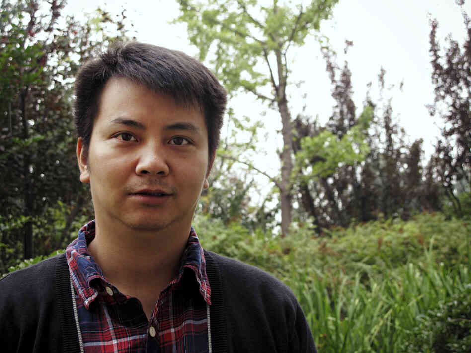 Filmmaker Zhang Zanbo made a documentary showing how local officials go to great lengths to prevent citizens from lodging protests in Beijing. The local officials sometimes pay bribes to have complaints erased from government records.