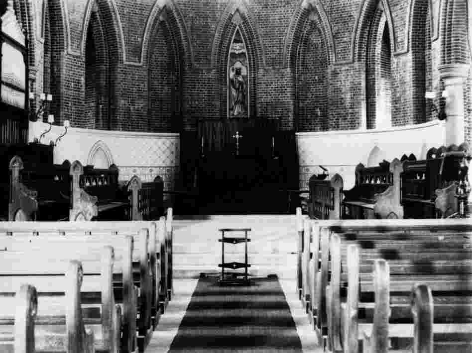 Organ music: inherently spooky? This one is in St. James' Cathedral of Townsville, Australia, ca. 1902. Organ music: inherently spooky? This one is in St. James' Cathedral of Townsville, Australia, ca. 1902.