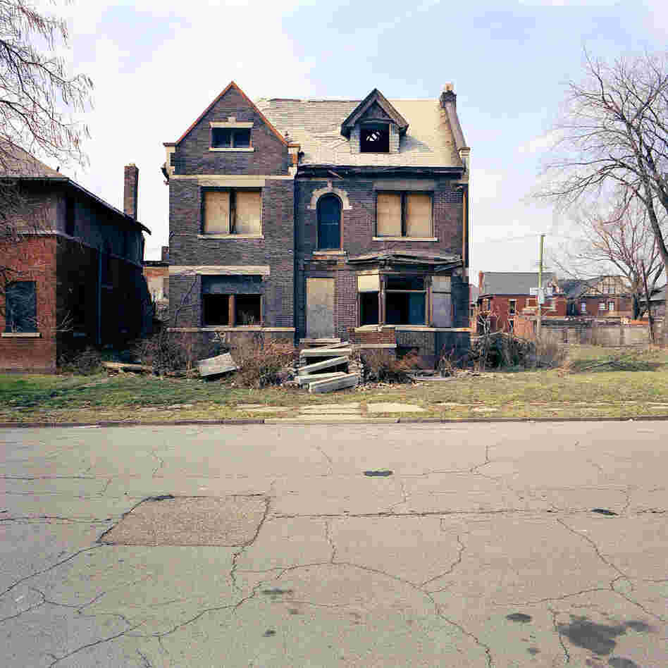 Photos from the 100 Abandoned Houses project