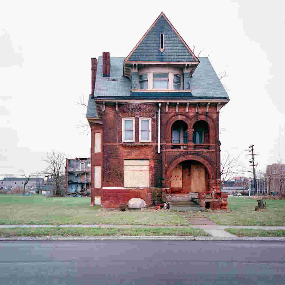 Photos from the 100 Abandoned Houses project