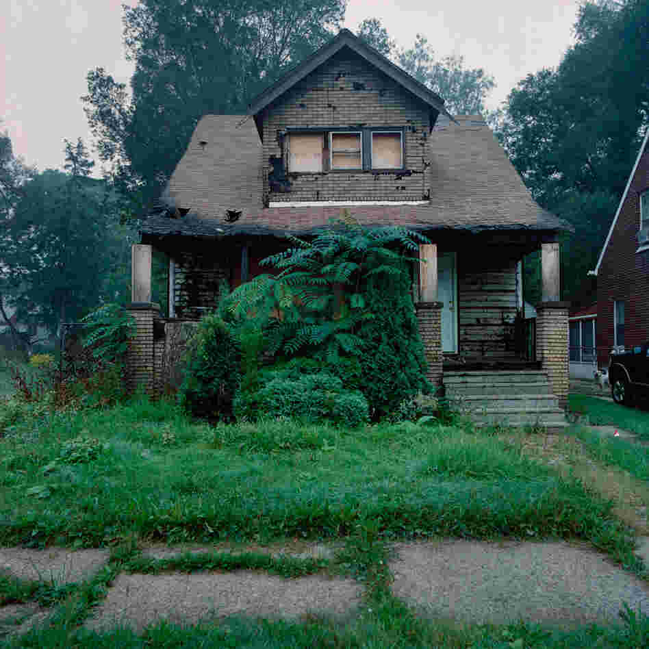 Photos from the 100 Abandoned Houses project