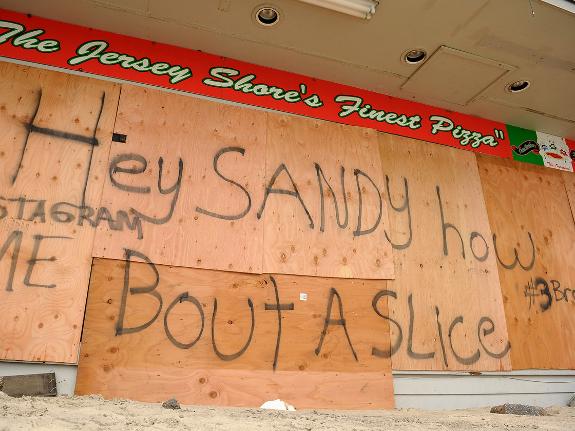 While this pizzeria in Belmar, N.J., remained closed after Hurricane Sandy, Geno D's in Toms River turned out 500 pies to grateful customers on Wednesday.
