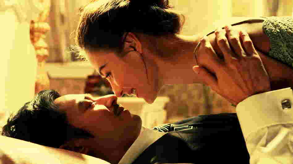 Xie Yifan (Jang Dong-gun) sets out to seduce a young widow, Du Fenyu (Zhang Ziyi), at the behest of his former flame.