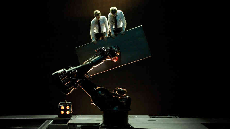 The cast and creative team of Sans Objet learned the hard way that a 2,800-pound robot can be a bit of a diva: Because he's run by a computer program, he never forgets his blocking.