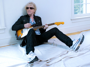 Ian Hunter. Ian Hunter.