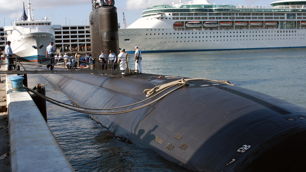 Before the fire: The USS Miami in 2004. (U.S Navy)