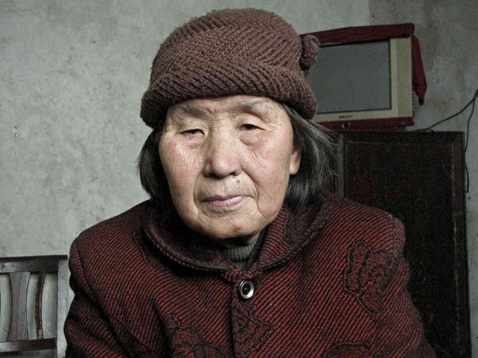 The father of Shu Youying died during the famine caused by Chairman Mao's Great Leap Forward. The father of Shu Youying died during the famine caused by Chairman Mao's Great Leap Forward.